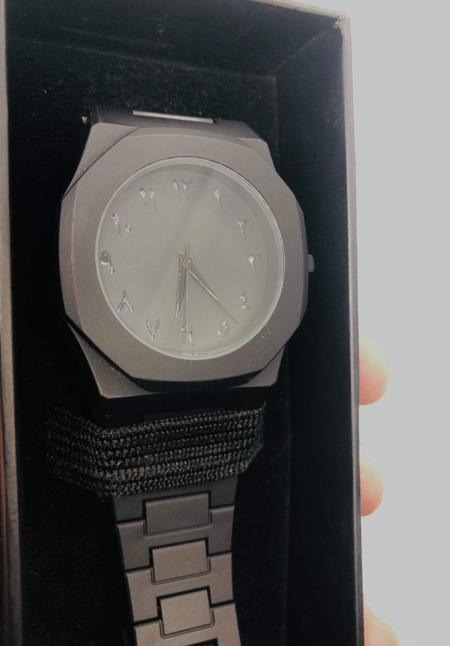 Black Arabic Aura Watch